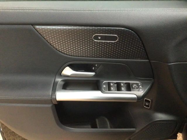 Mercedes-Benz GLA 200 GLA 200 d