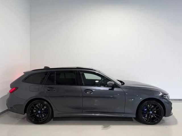 BMW 330 330e M-Sport xDrive