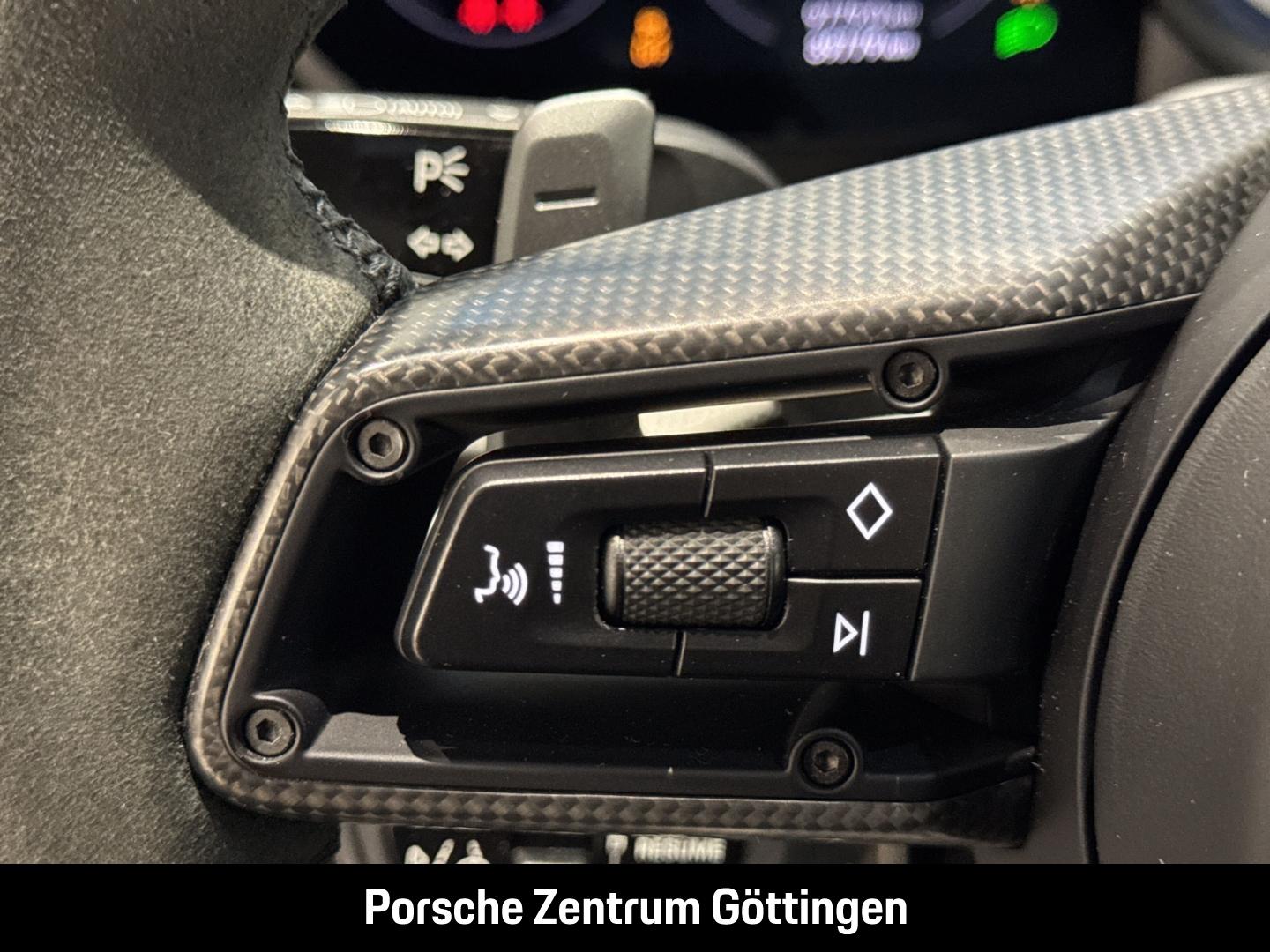 Porsche 911 992 Cabriolet Carrera GTS