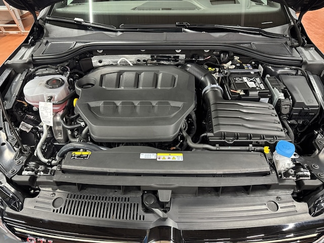 Volkswagen Golf 2.0 TSI DSG