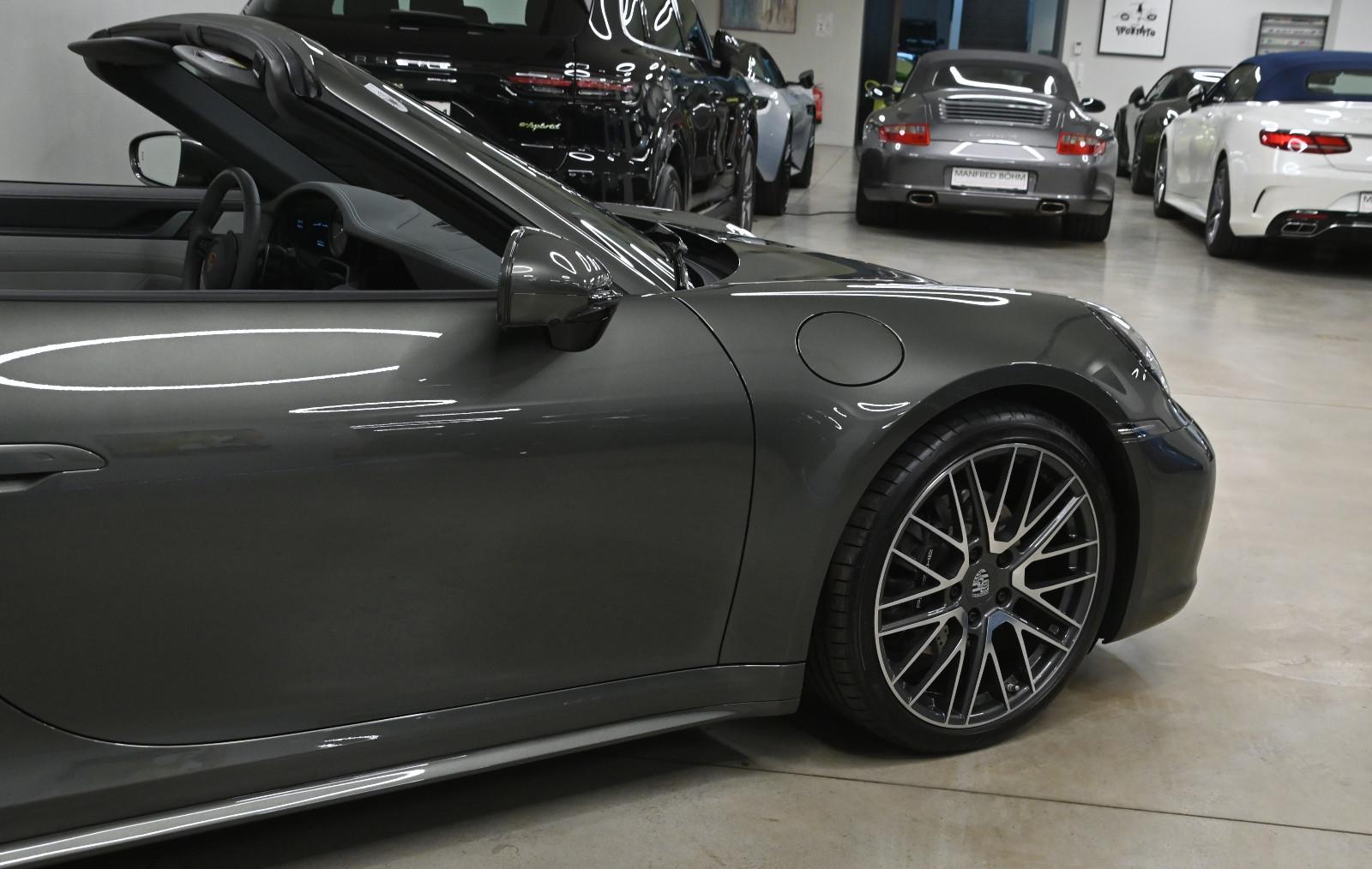 Porsche 911 4 992 Cabriolet Carrera