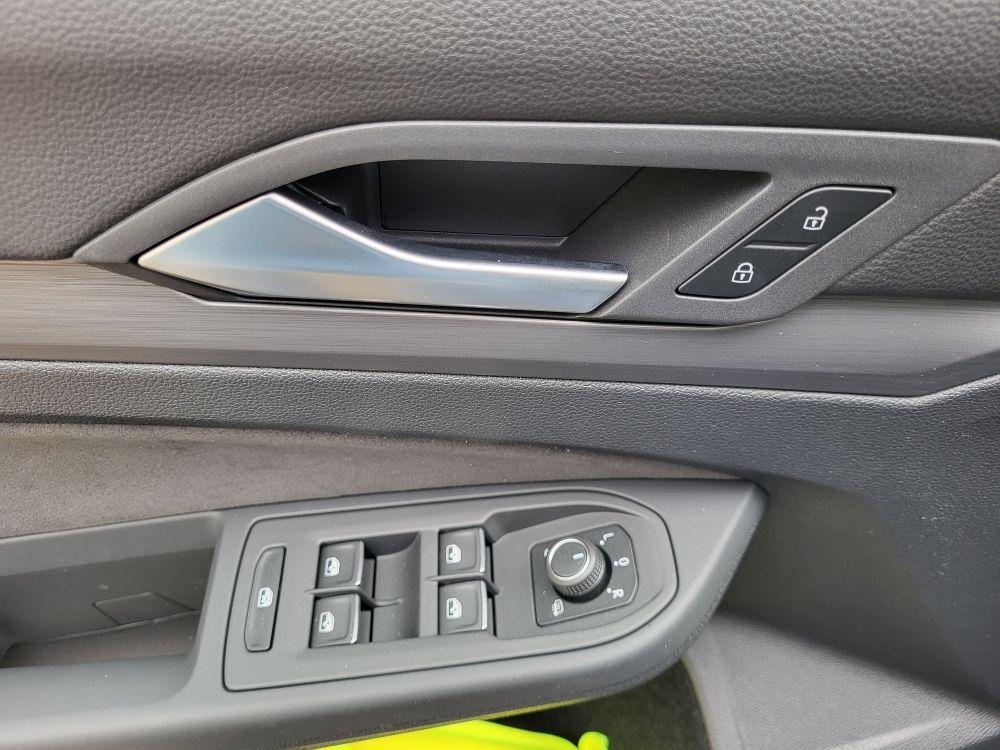 Volkswagen Golf Style Variant