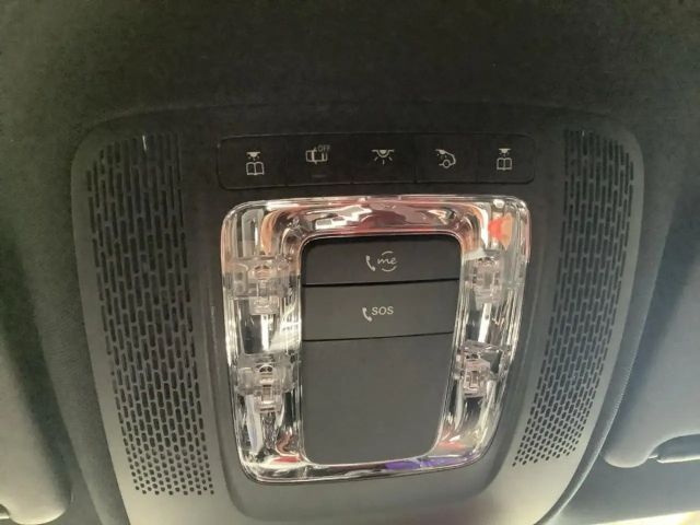 Mercedes-Benz A 250 A 250 e AMG Line