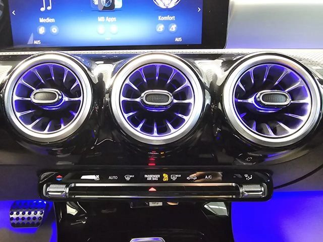 Mercedes-Benz A 180 AMG Line