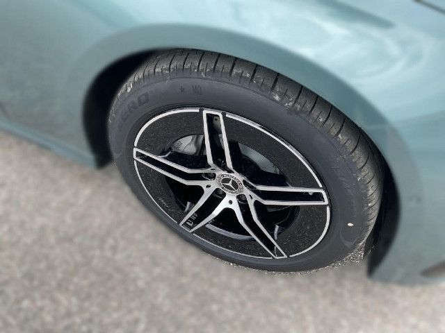 Mercedes-Benz E 220 E 220 d Sedan