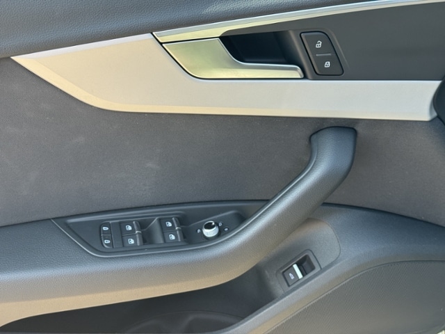 Audi A4 30 TDI Avant S-Tronic