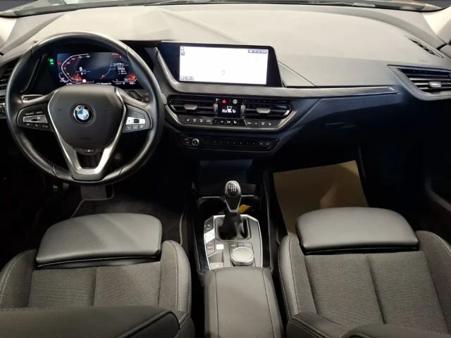 BMW 116 116i Sedan Sport Line