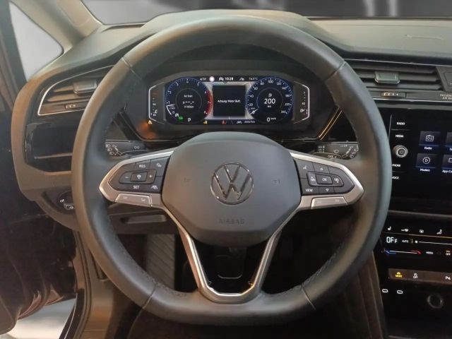 Volkswagen Touran 1.5 TSI DSG Pro R-Line