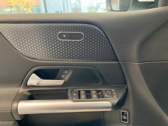 Mercedes-Benz B 220 4MATIC Progressive Sedan