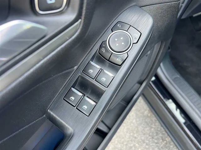 Ford Kuga AWD Titanium