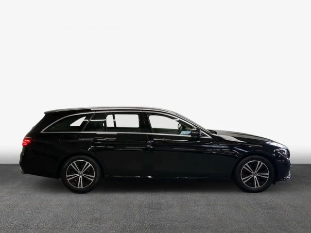 Mercedes-Benz E 220 AVANTGARDE
