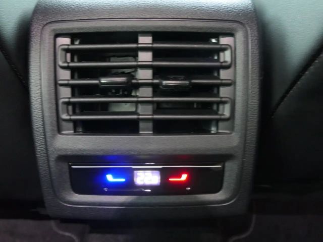 Volkswagen Golf DSG R-Line