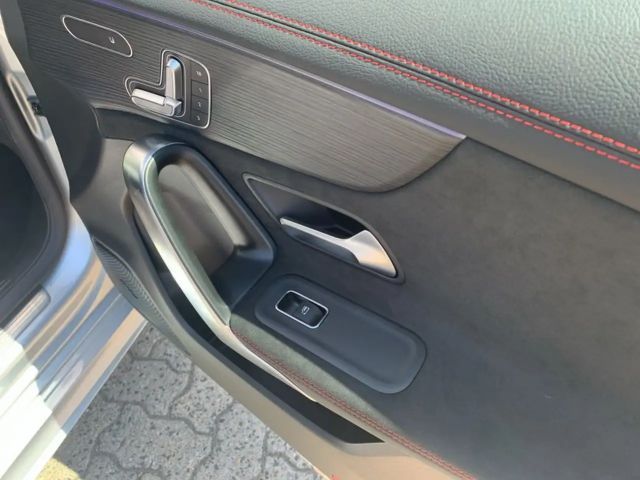 Mercedes-Benz CLA 200 CLA