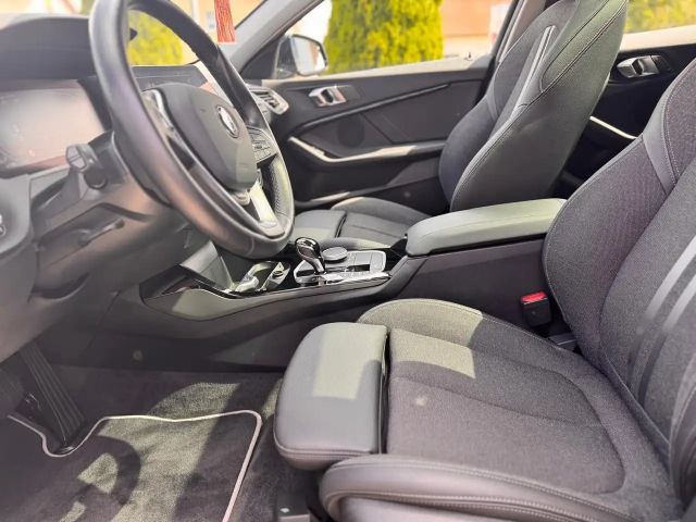 BMW 120 120i Sedan Sport Line