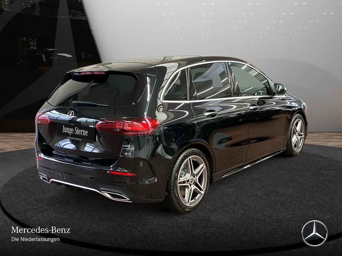 Mercedes-Benz B 250 4MATIC AMG Line Sedan