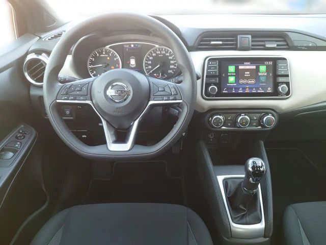 Nissan Micra 1,0 Kiiro / Sitzheizung & Navi