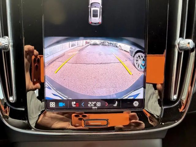 Volvo XC40 Core Recharge