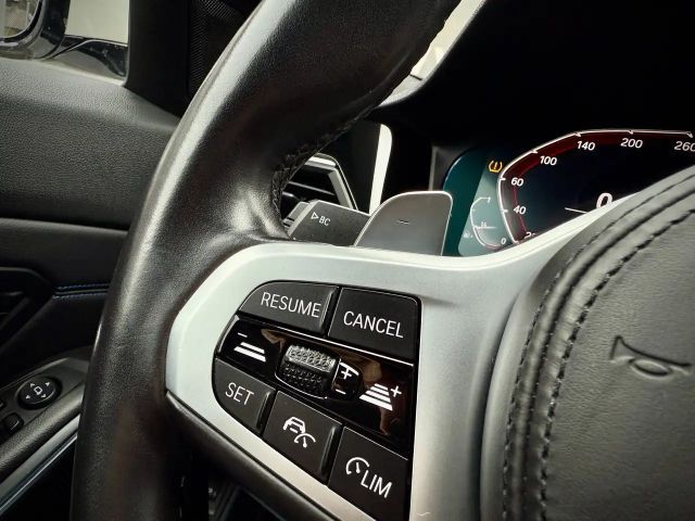 BMW 330 330e M-Sport xDrive