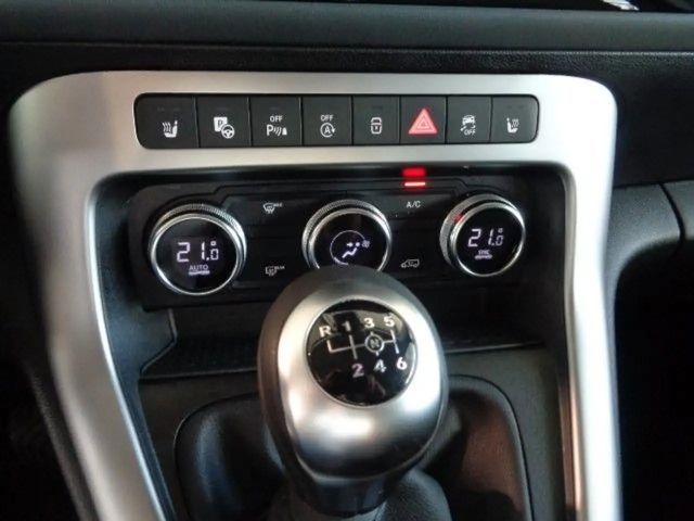 Mercedes-Benz T 180 T 180,NAVI,LED,KAMERA,SPUR,NP:44.349,-EURO