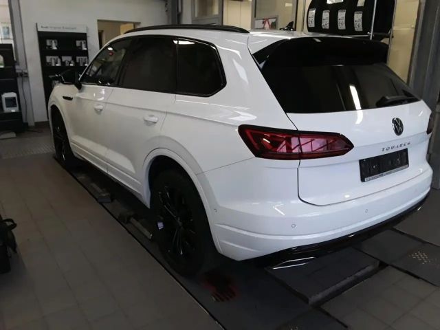 Volkswagen Touareg 4Motion R-Line Style