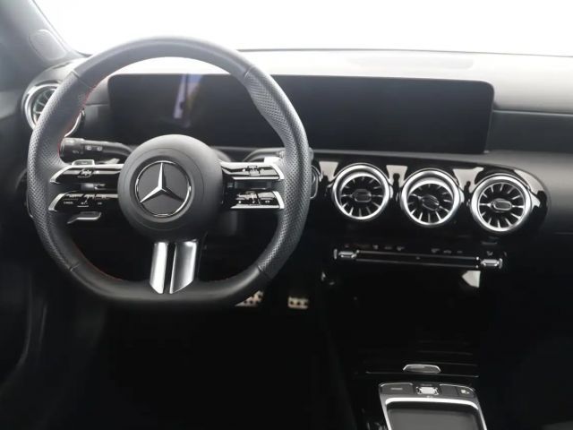 Mercedes-Benz A 200 A 200 d AMG Line