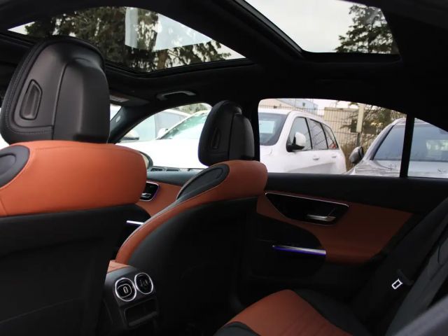 Mercedes-Benz C 200 AMG Line Sedan