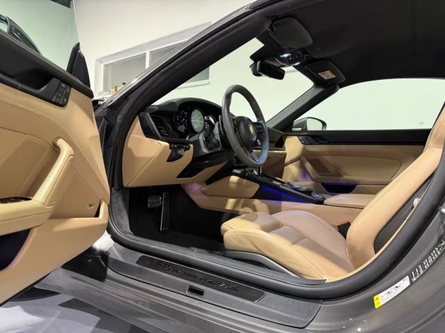 Porsche 911 4 Cabrio GTS Targa