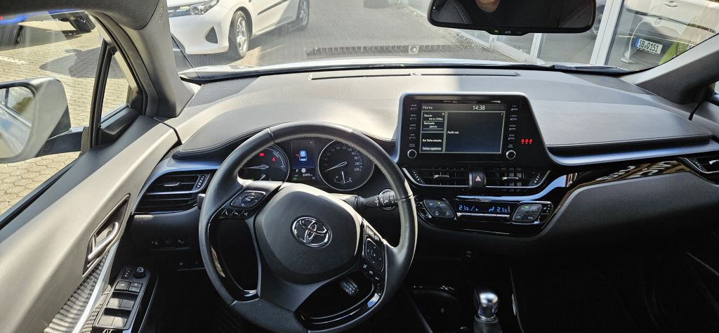 Toyota C-HR Team D