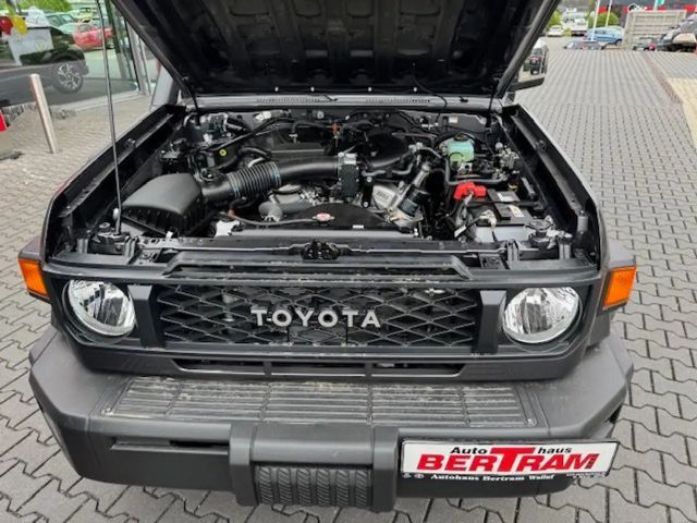 Toyota Land Cruiser GRJ76-VX LIM