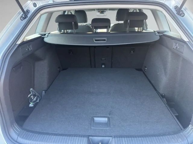 Volkswagen Golf 1.0 TSI Variant