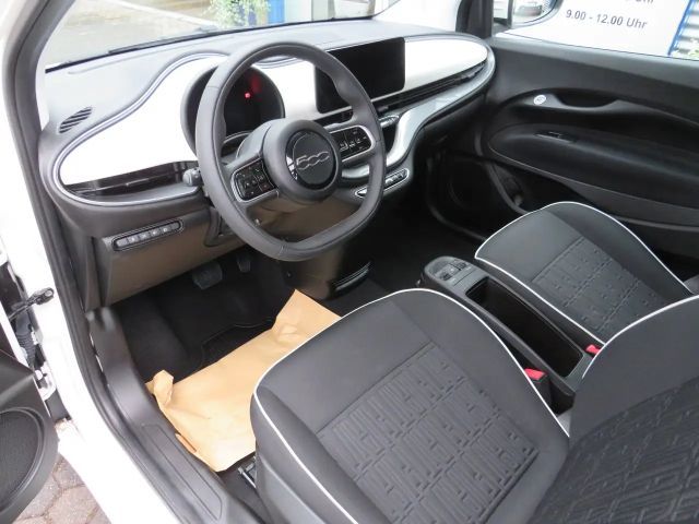 Fiat 500e Basis 42kWh Klimaautomatik DAB Tempomat