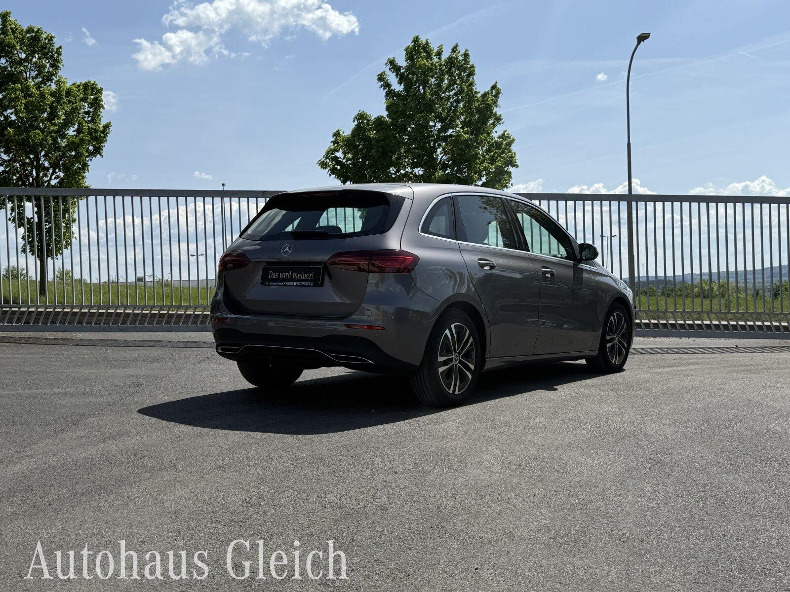 Mercedes-Benz B 200 Progressive Sedan