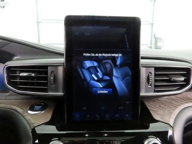 Ford Explorer Platinum Plug in Hybrid