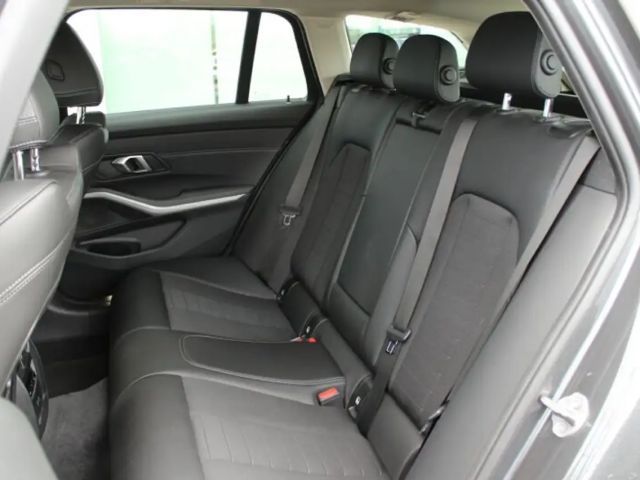 BMW 330 330e Advantage pakket Touring