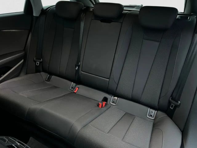 Audi A4 40 TDI Avant S-Tronic