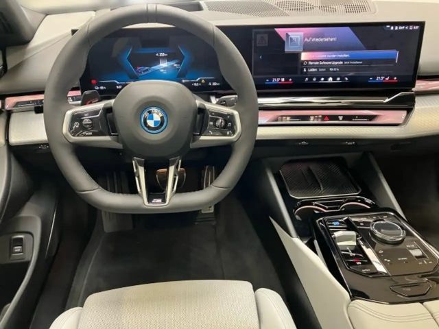 BMW i5 eDrive40