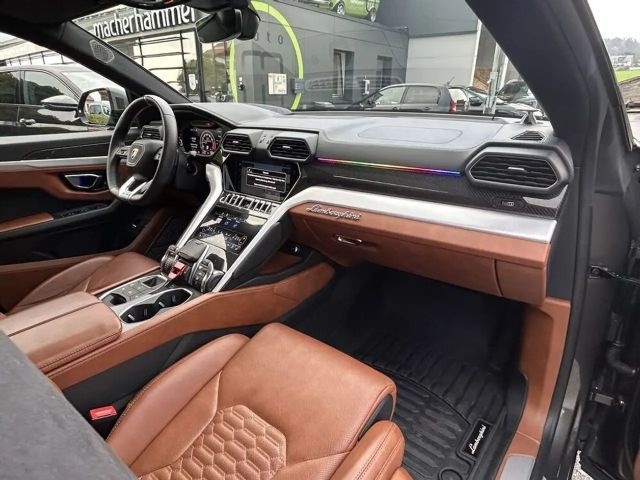 Lamborghini Urus AWD