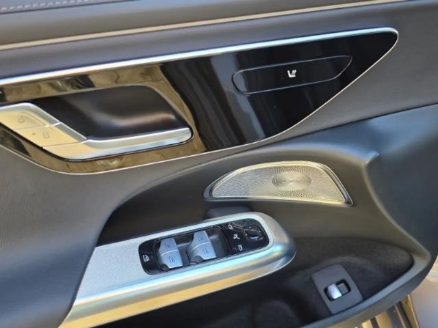 Mercedes-Benz E 200 AMG Line Sedan