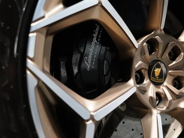 Lamborghini Urus Performante