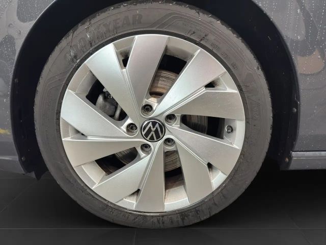 Volkswagen Golf 2.0 TDI DSG Style Variant