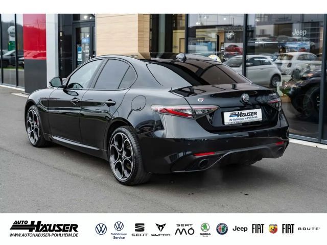 Alfa Romeo Giulia AT8 Q4 Turbo