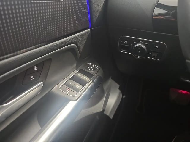 Mercedes-Benz B 220 B 220 d Progressive