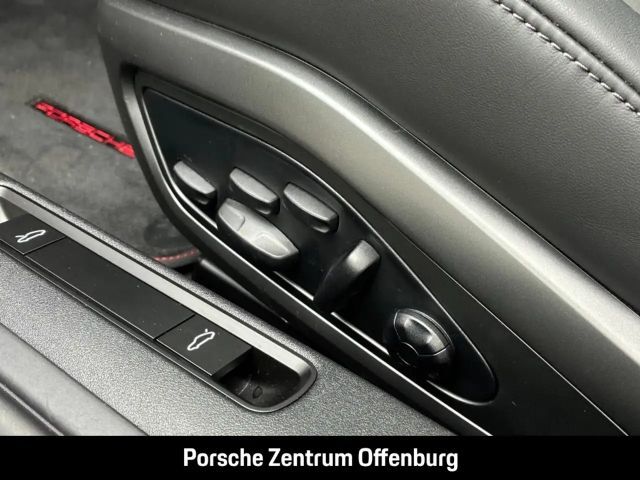 Porsche 992 Carrera Coupé GTS