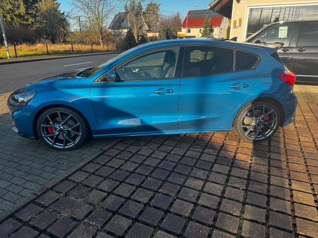 Ford Focus Limited ST Line