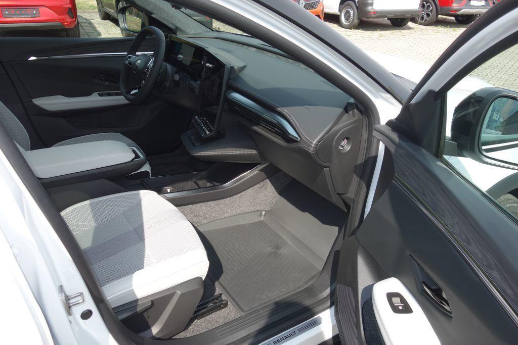 Renault Scenic E-Tech Iconic