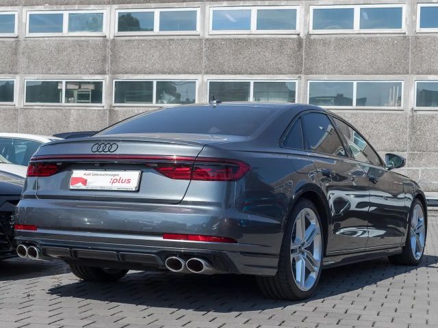 Audi S8 Quattro
