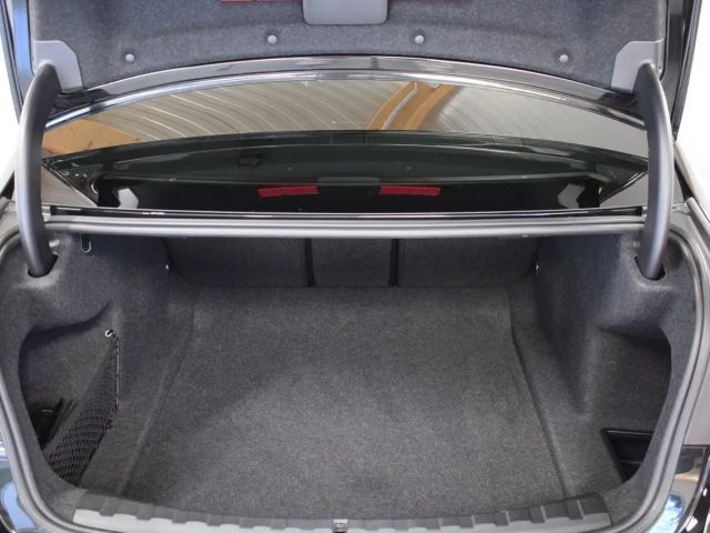 BMW 320 320d M-Sport Sedan