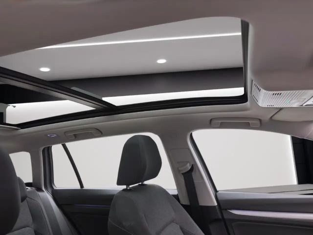 Volkswagen Golf 1.0 TSI IQ.Drive Life Variant