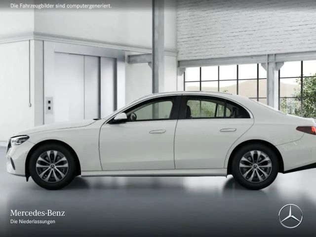 Mercedes-Benz E 200 AVANTGARDE Sedan