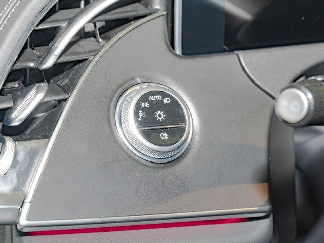 Mercedes-Benz E 200 AMG Line Sedan